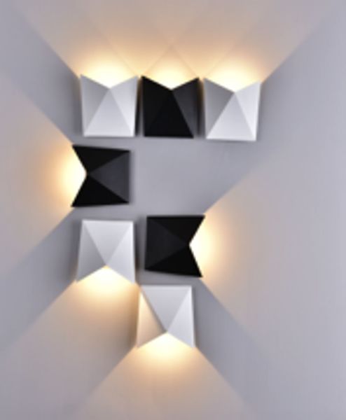 Уличный настенный светильник Beekman O802WL-L7B