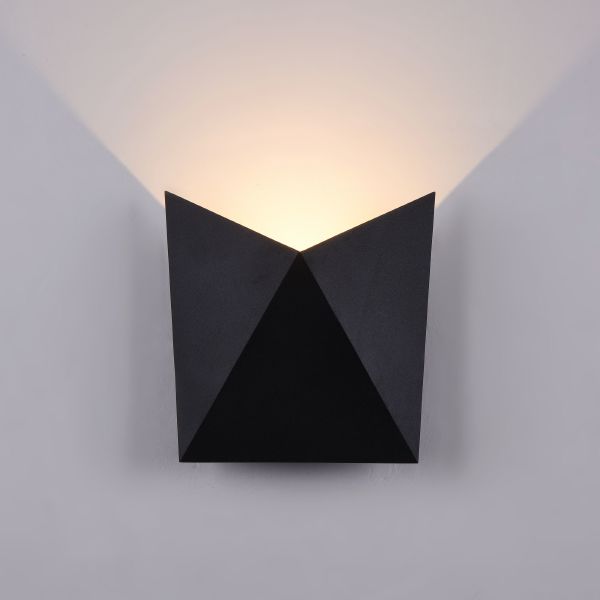 Уличный настенный светильник Beekman O802WL-L7B