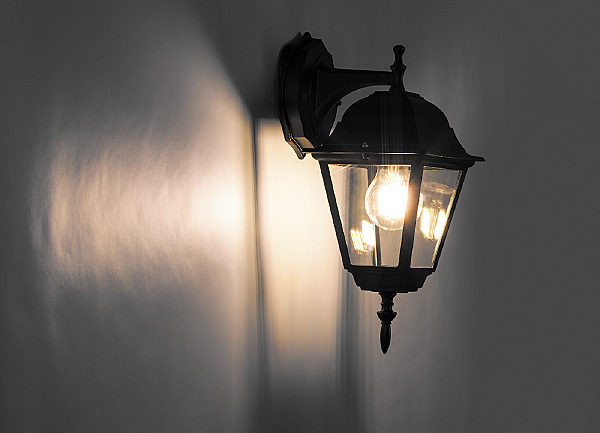 Уличный настенный светильник Классика 11026