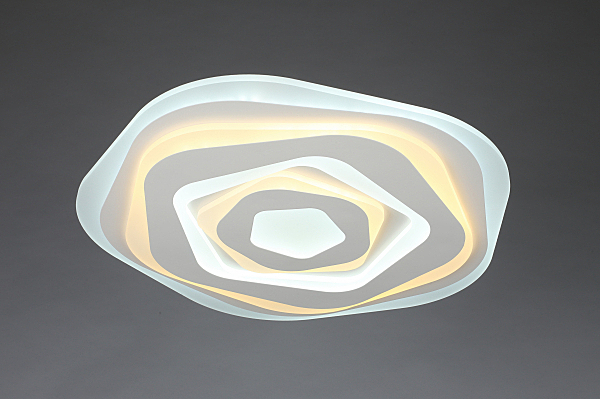 Потолочная люстра Monteluro OML-05407-70