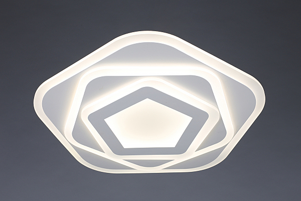 Потолочная люстра Monteluro OML-05407-70