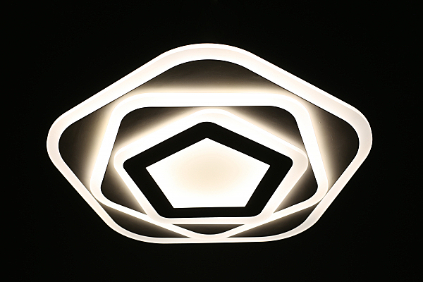 Потолочная люстра Monteluro OML-05407-70