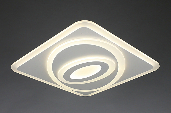 Потолочная люстра Calmazzo OML-06007-80