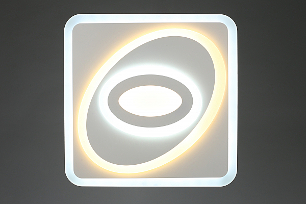 Потолочная люстра Calmazzo OML-06007-80