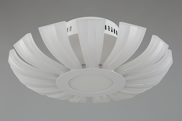 Потолочная люстра Silville OML-02607-68