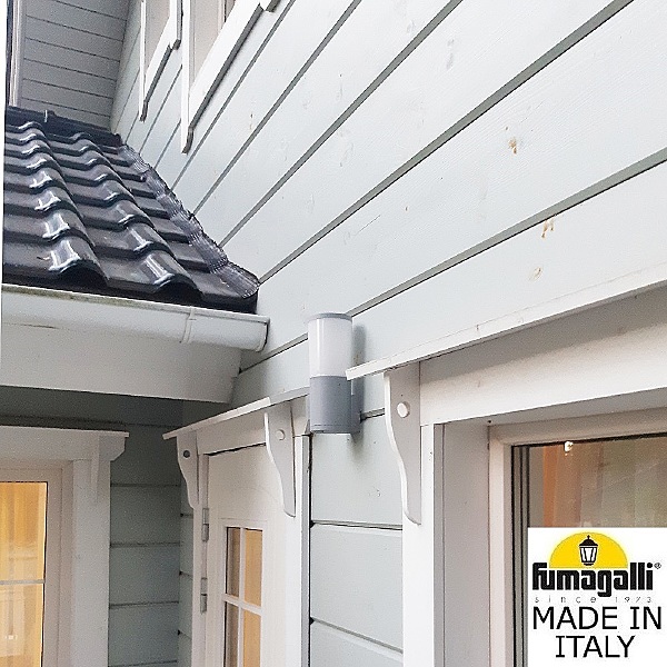 Уличный настенный светильник Amelia DR2.570.000.LYF1R