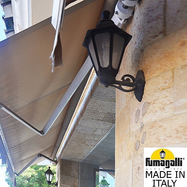 Уличный настенный светильник Rut E26.131.000.AXF1R