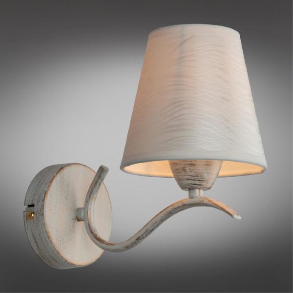 Настенное бра Ugento OML-28401-01