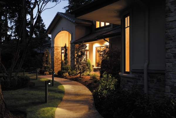 Уличный наземный светильник Wall Street O010FL-01B