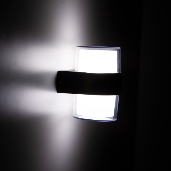 Уличный настенный светильник Citilux CLU0009R