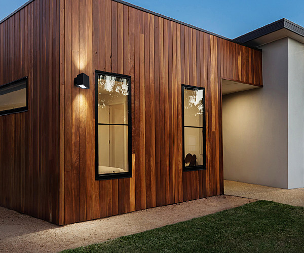 Уличный настенный светильник Меркурий 807022901