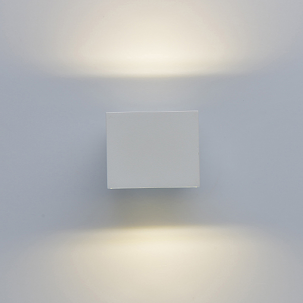 Уличный настенный светильник Меркурий 807023001