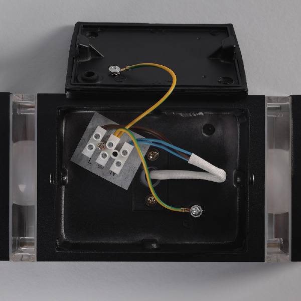 Уличный настенный светильник Rio 4424