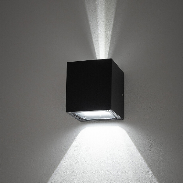 Уличный настенный светильник Khumbu 4443