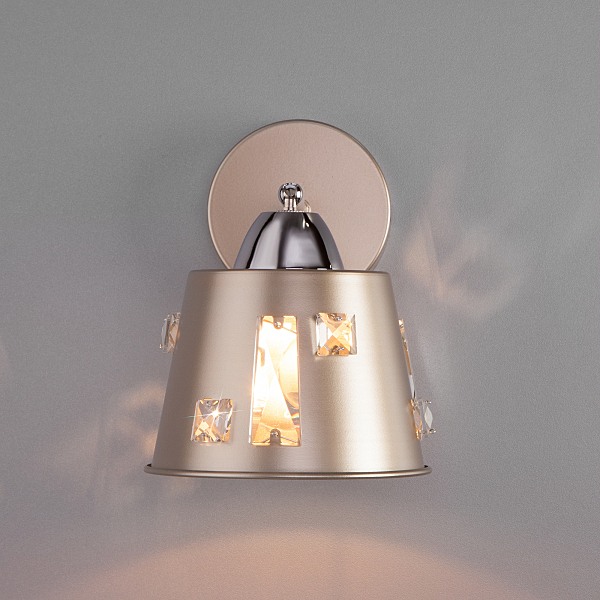 Настенное бра Benna 70105/1 шампань