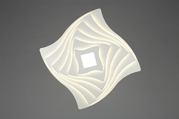 Потолочная люстра Benevello OML-07807-248