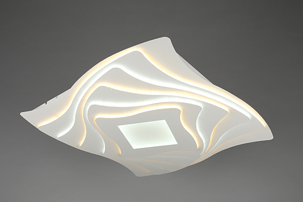 Потолочная люстра Benevello OML-07807-410