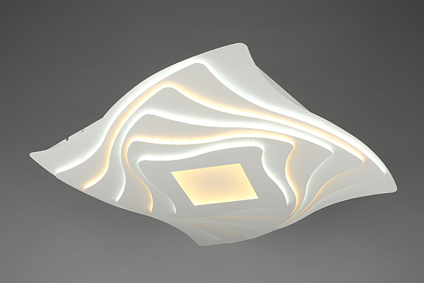 Потолочная люстра Benevello OML-07807-410