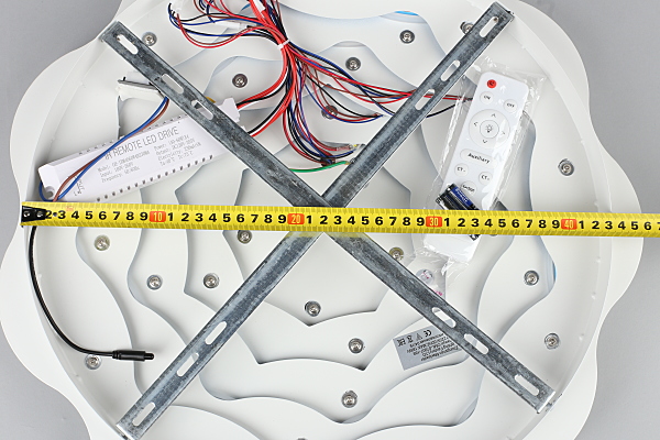 Потолочная люстра Varedo OML-07907-188