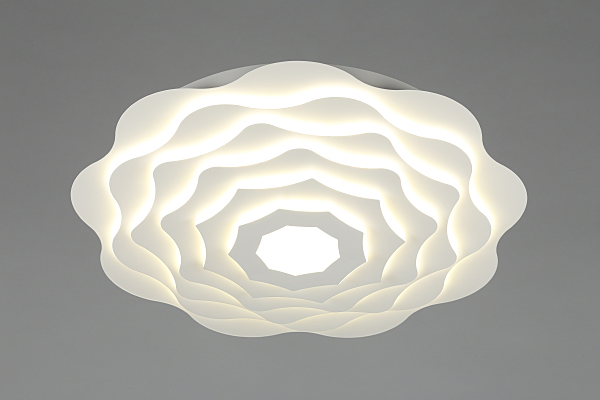 Потолочная люстра Varedo OML-07907-188