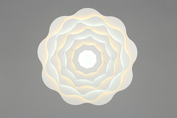 Потолочная люстра Varedo OML-07907-188