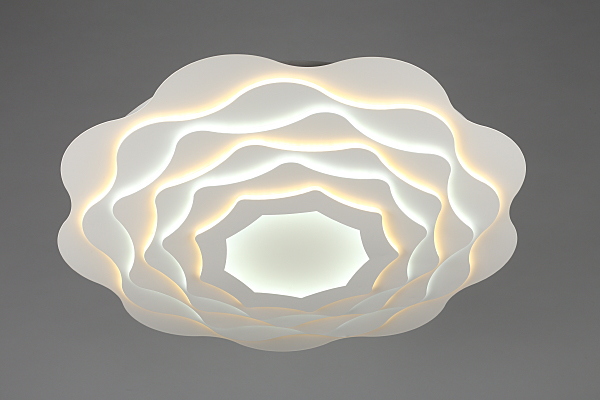 Потолочная люстра Varedo OML-07907-344