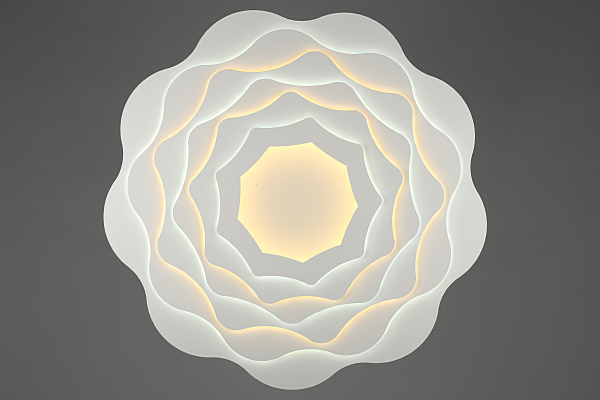 Потолочная люстра Varedo OML-07907-344