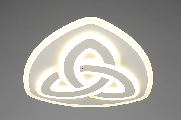 Потолочная люстра Loreto OML-09107-144