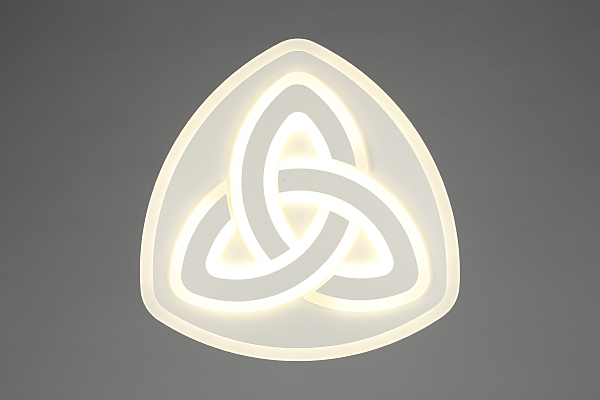 Потолочная люстра Loreto OML-09107-144