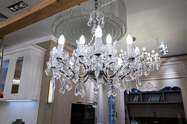 Подвесная люстра Rococo L27912.65