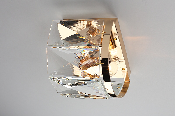 Настенное бра Volpedo OML-72901-02