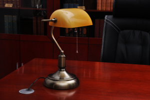 Настольная лампа Banker LDT 305 YL