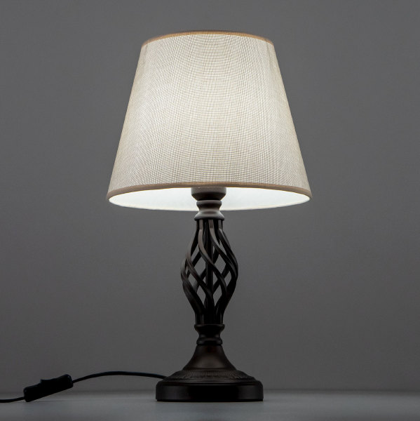 Настольная лампа Вена CL402855