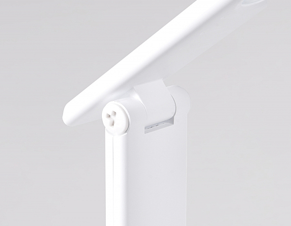 Офисная настольная лампа Desk DE530