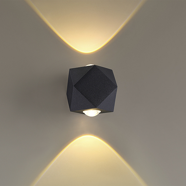Уличный настенный светильник Diamanta 4218/4WL