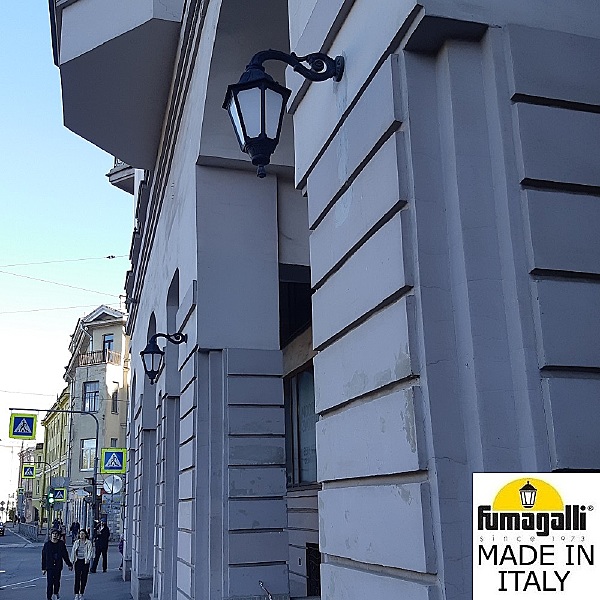 Уличный настенный светильник Noemi E35.171.000.AYH27