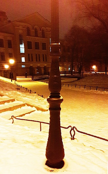 Консольный уличный светильник Столб Классический 000.205.000.A0