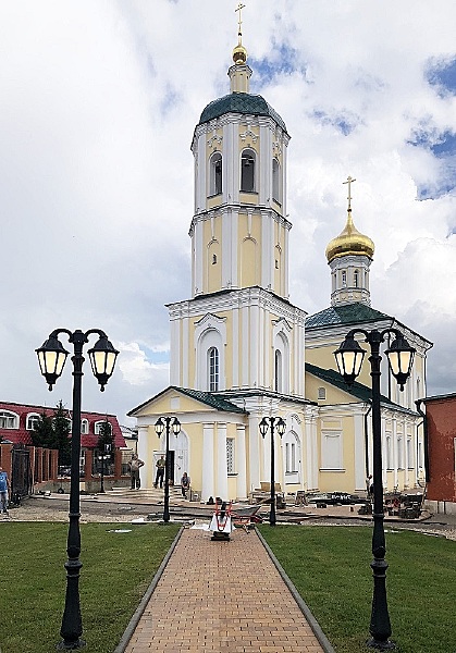 Столб фонарный уличный Noemi E35.205.R20.AYH27DN