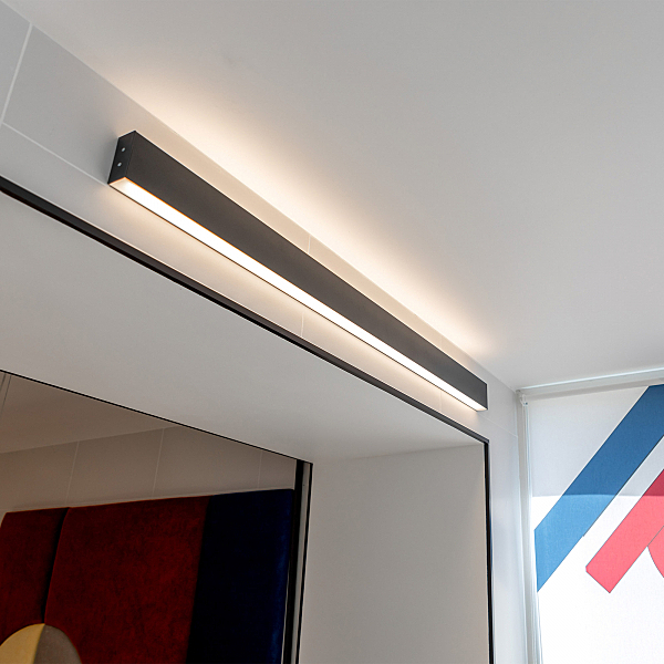 Настенный светильник Grand Линейный светодиодный накладной двусторонний светильник 128см 50W 3000K черная шагрень (101-100-40-1