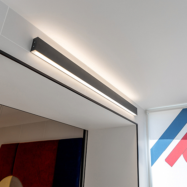 Настенный светильник Grand Линейный светодиодный накладной двусторонний светильник 128см 50W 4200K черная шагрень (101-100-40-1