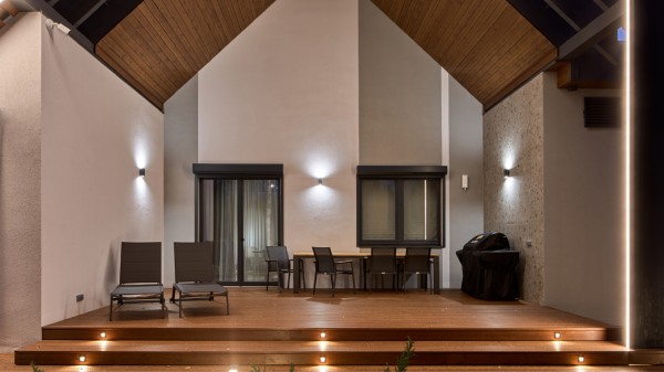 Уличный настенный светильник Slat O044WL-02B