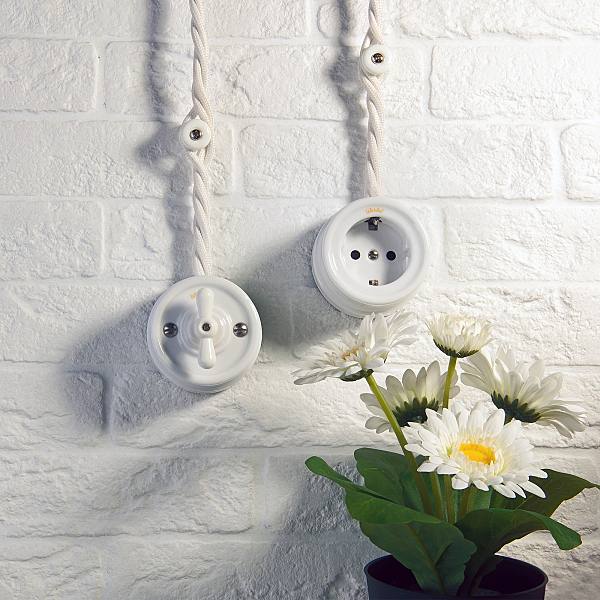 Аксесуар W6431301/ Комплект изоляторов без винта 50 шт. (белый) Ретро