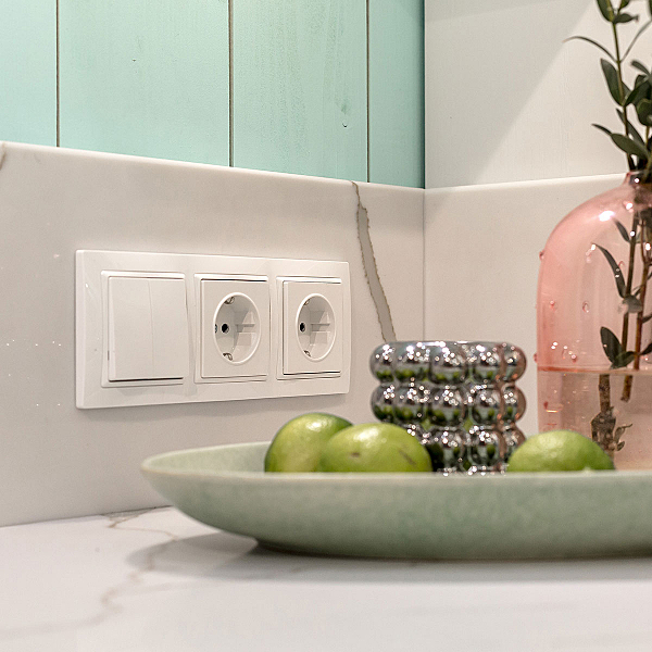 Выключатель W1120001/ Выключатель двухклавишный (белый)