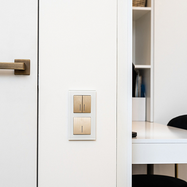 Рамка Werkel W0021101/ Рамка на 2 поста Favorit (белый,стекло)