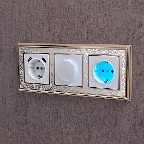 Рамка Werkel W0031429/ Рамка на 3 поста Palacio Gracia (золото/белый)
