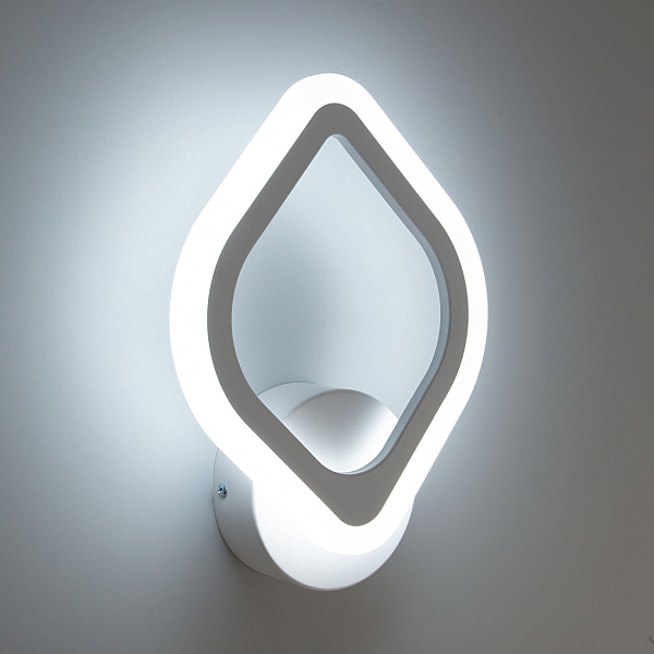 Настенное бра Ромби CL236B310