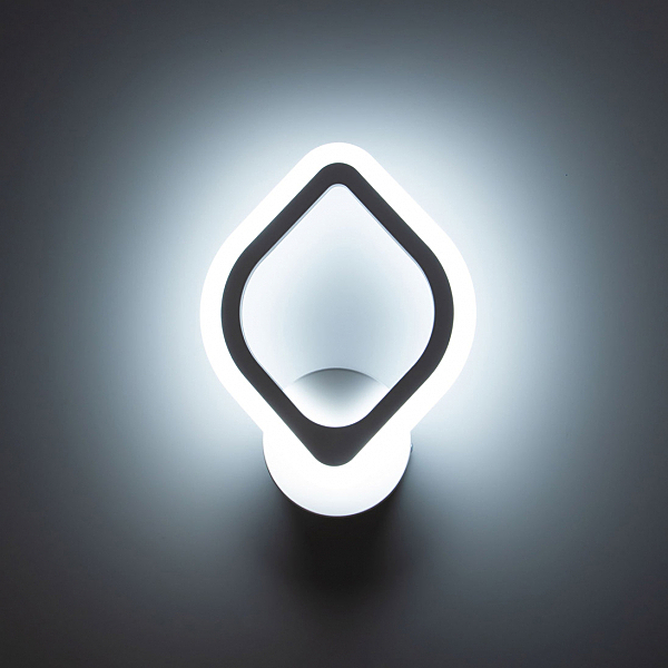 Настенное бра Ромби CL236B310