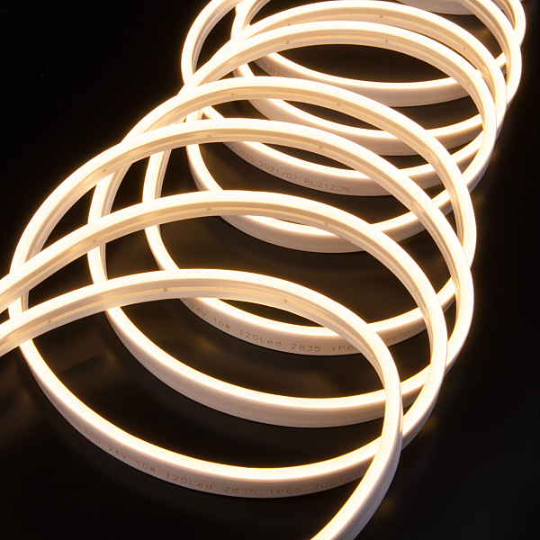 Светодиодный шнур Elektrostandard Гибкий неон 120Led 10W IP65 3300K с боковым свечением теплый белый, 5 м (24V 10W 120Led 2835 IP65)