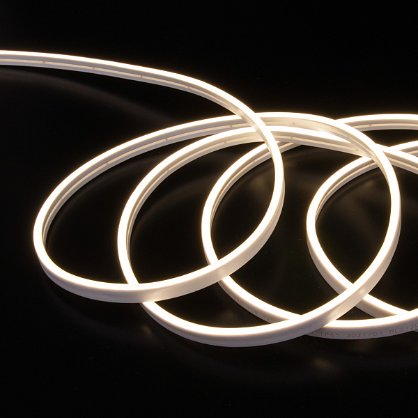 Светодиодный шнур Elektrostandard Гибкий неон 120Led 10W IP65 4200K с боковым свечением дневной белый, 5 м (24V 10W 120Led 2835 IP65)