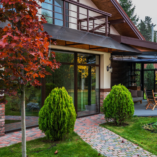 Уличный настенный светильник Albion O413WL-01BZ